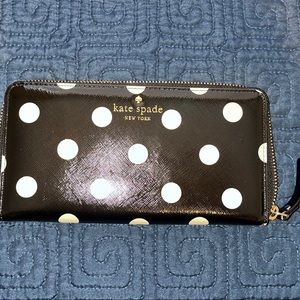 Kate Spade Polkadot wallet